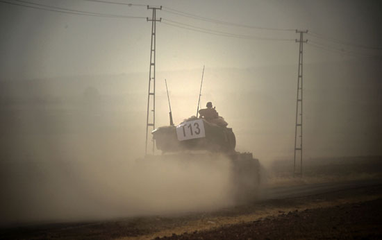 دبابات الجيش التركى تقصف سوريا